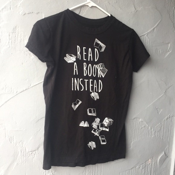 Hot Topic Tops - Read books instead HOT TOPIC tshirt medium